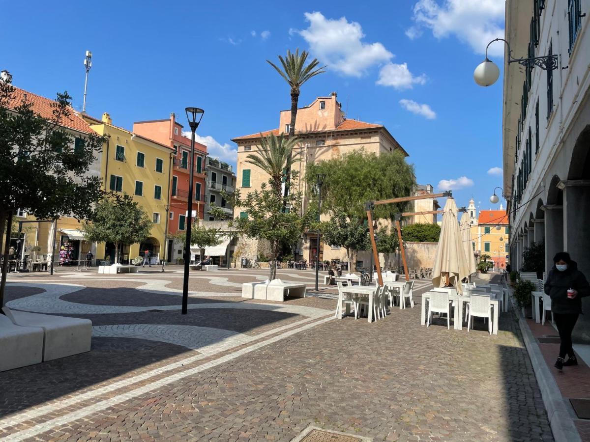 Appartamento Stella Marina In Pieno Centro Di Pietra Ligure Sulla Passeggiata E A Un Passo Dal Mare Ngoại thất bức ảnh