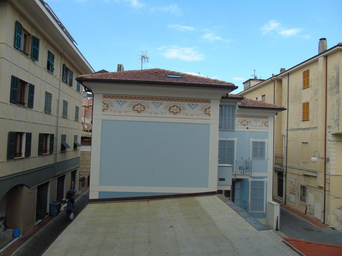 Appartamento Stella Marina In Pieno Centro Di Pietra Ligure Sulla Passeggiata E A Un Passo Dal Mare Ngoại thất bức ảnh